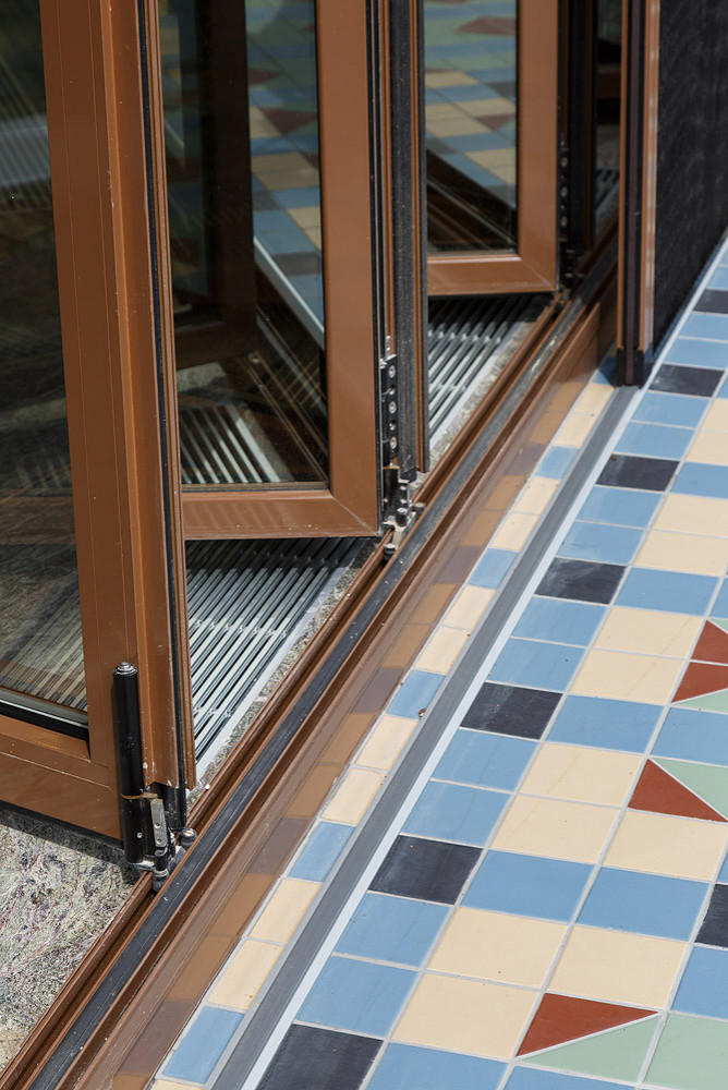 Остекление бассейна