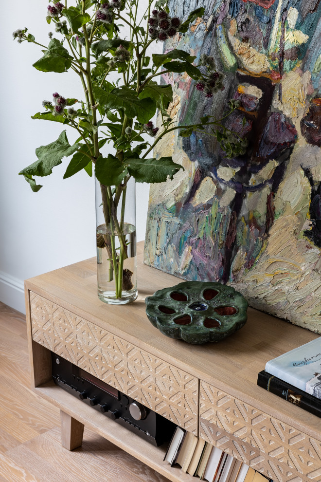 Квартира с библиотекой и коллекцией искусства