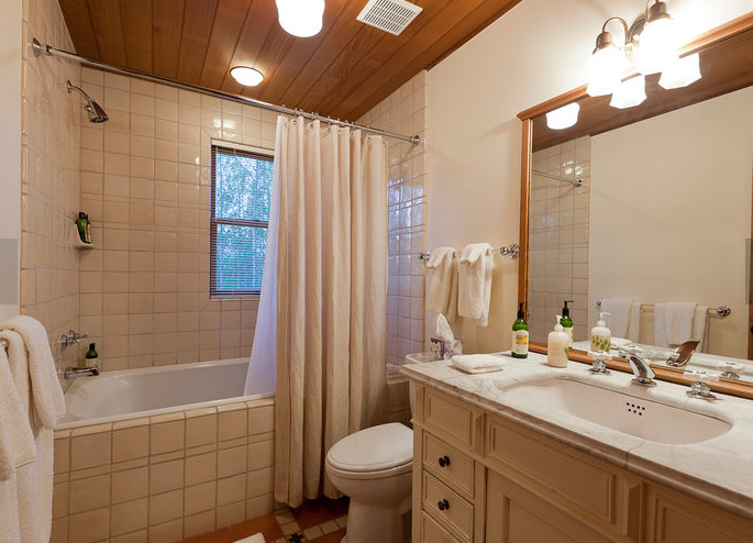 Inspiration for a timeless bathroom remodel in Denver