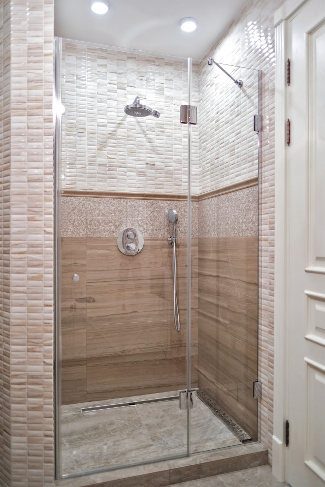 Стеклянная душевая перегородка 1120х2000мм.