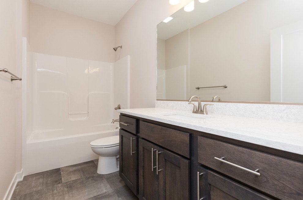 Home design - transitional home design idea