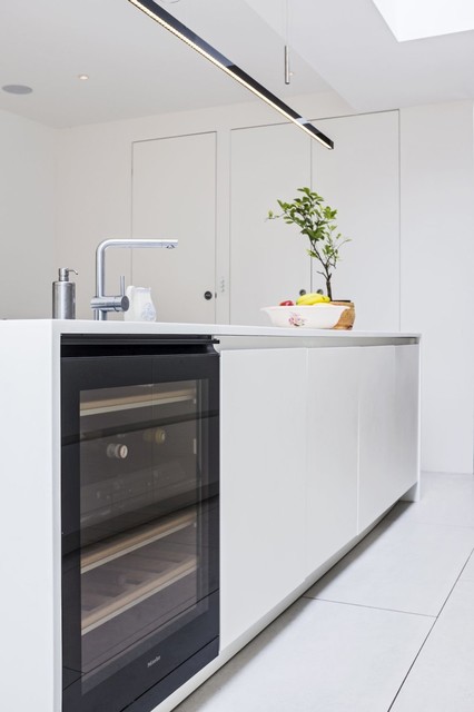 Nutbrook Street - London SE15 modern-kitchen