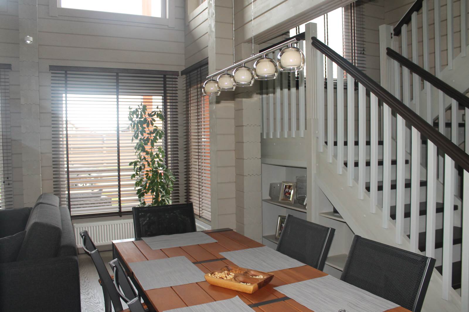 Отделка дома и бани из клееного бруса