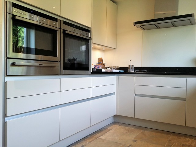 Handleless Gloss Kitchen - Skipton trendy-koekken