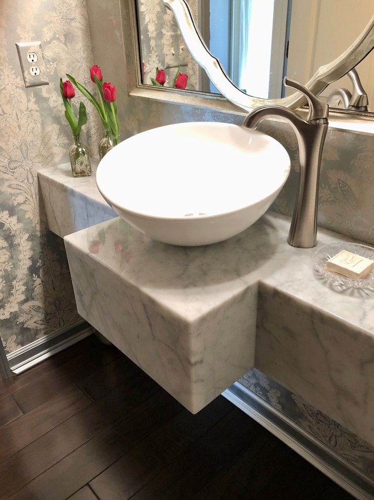 Transitional home design photo in Jackson