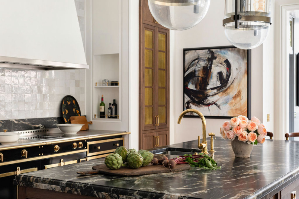 Example of a transitional kitchen design in Chicago