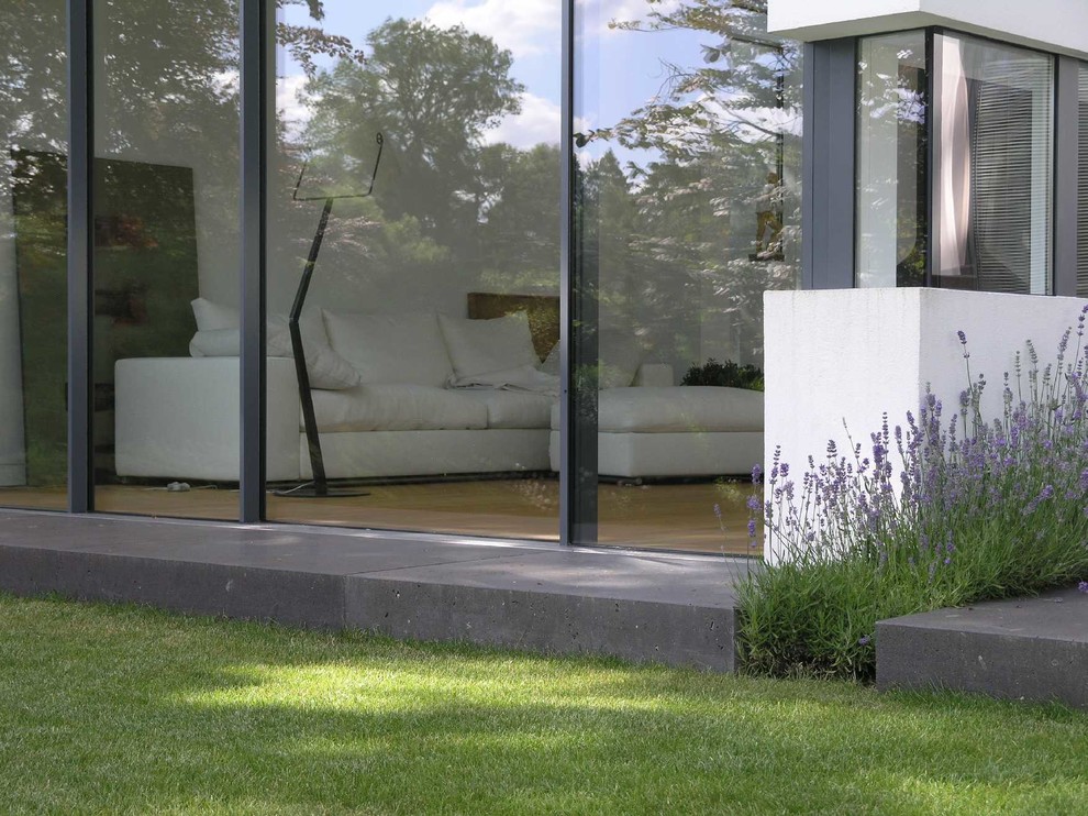 Home design - contemporary home design idea in Bremen