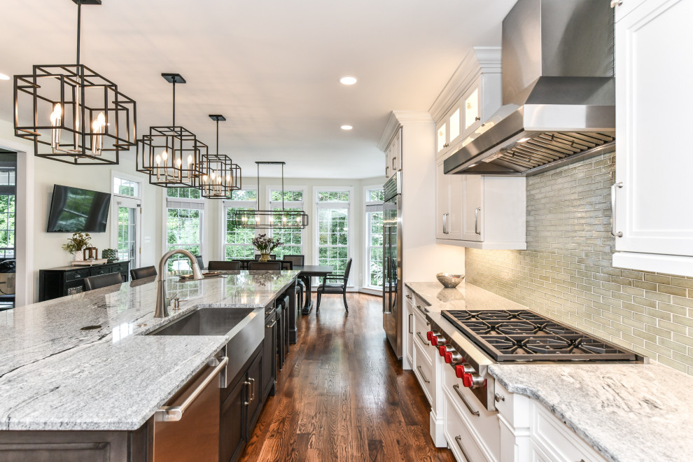 Kitchen - transitional kitchen idea in DC Metro