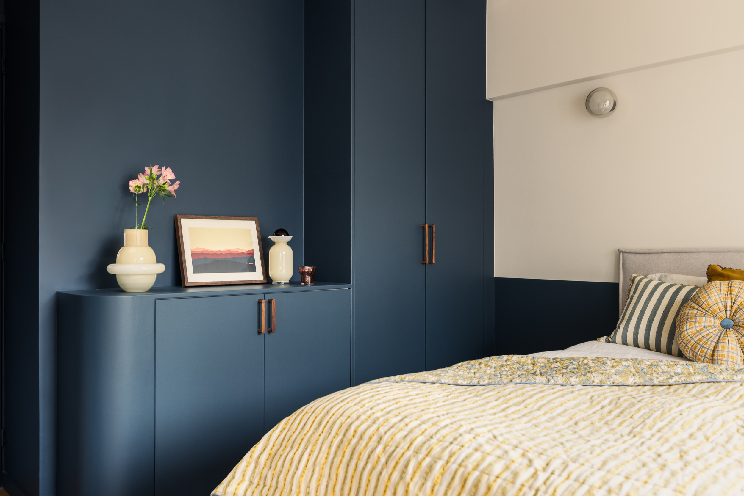 Réinventer les circulations dans un appartement parisien de 73 m² — Ménilmontant