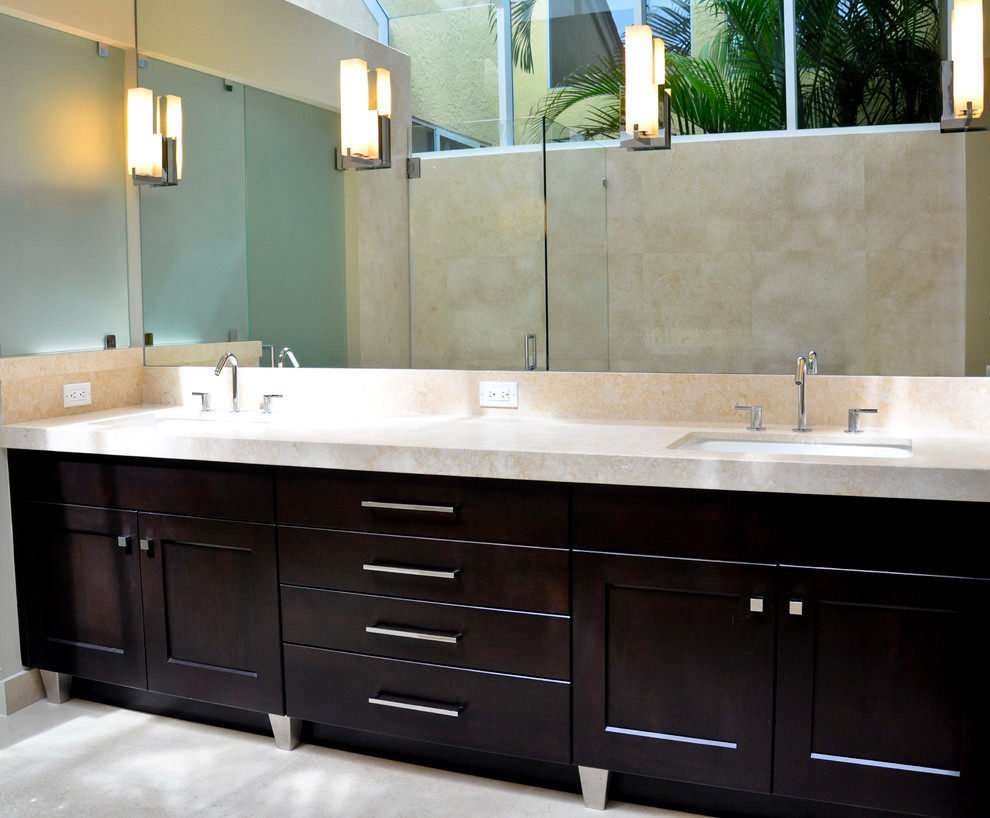 Inspiration for a transitional bathroom remodel in Toronto