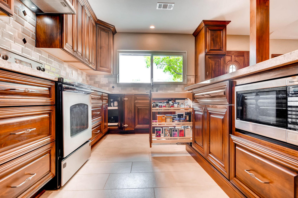 Traditional Kitchen