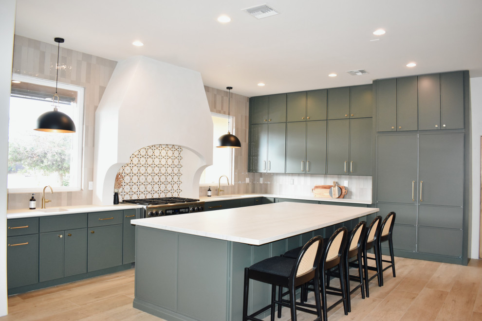 Example of a transitional kitchen design in Phoenix