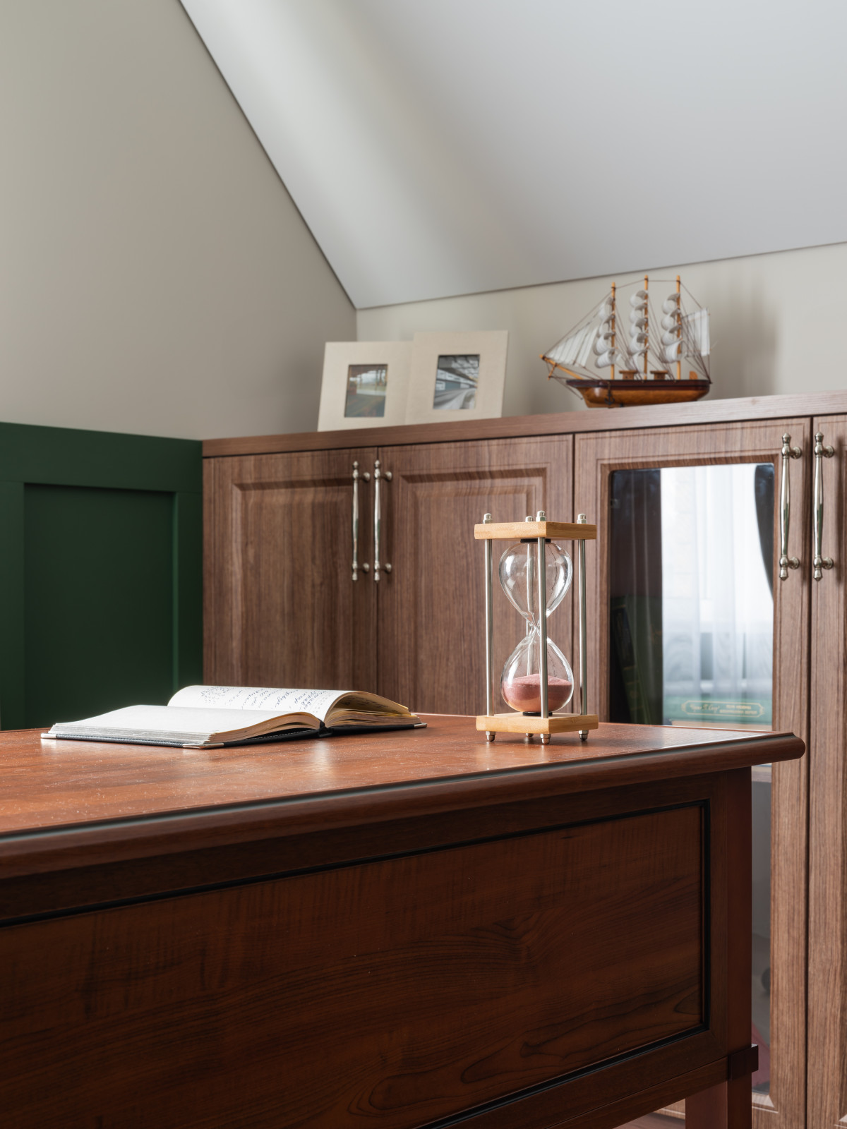 Двухэтажный дом с террасой площадью 170 м²