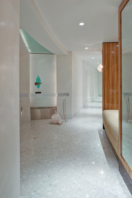 Entry tropical-entrance