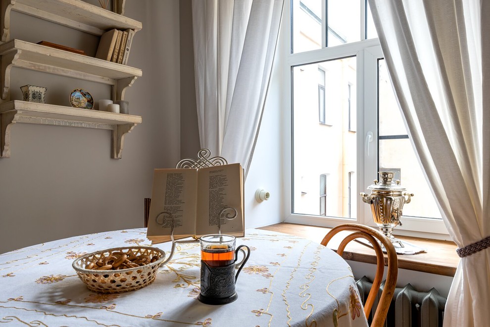 ...И под аркой на Галерной наши тени навсегда...