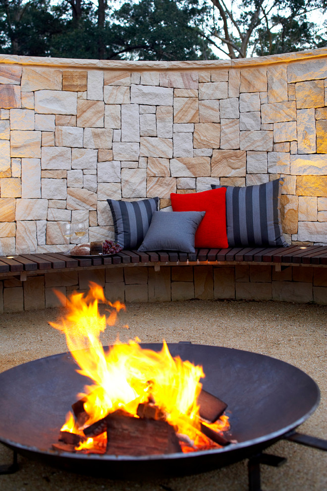 Design ideas for a contemporary patio in Sydney.