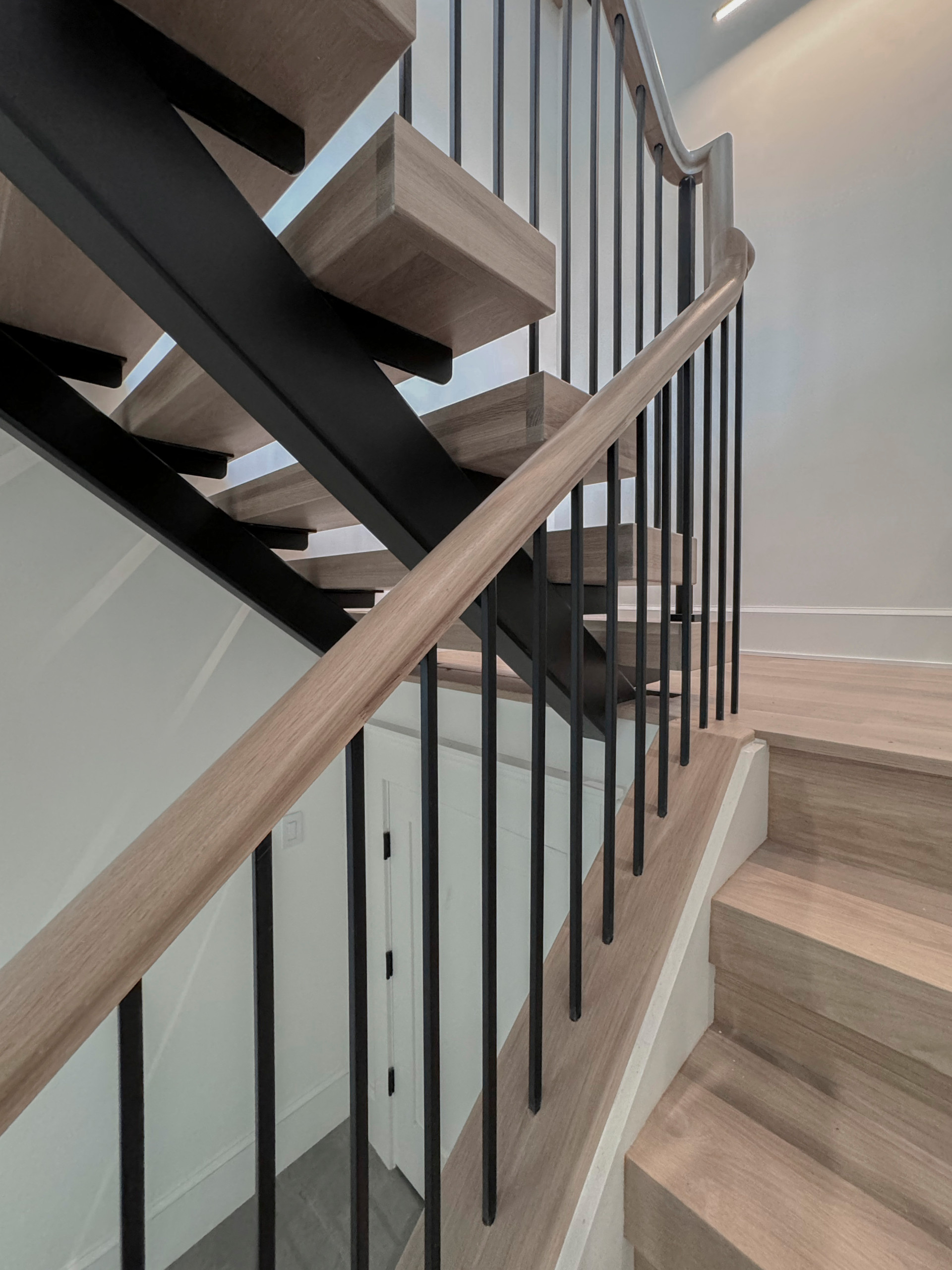 122_Modern Steel & Wood Floating Staircase, Arlington VA 22207