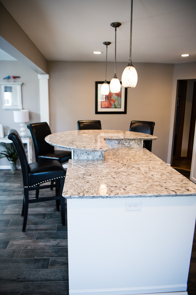Kitchen - transitional kitchen idea