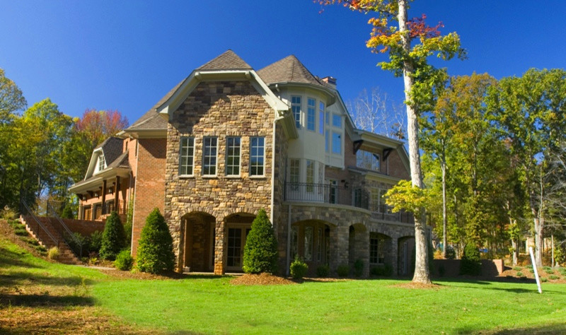 Inspiration for a transitional landscaping in Charlotte.