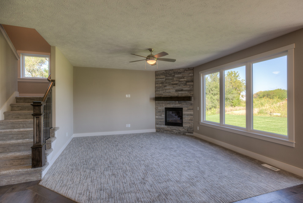 This is an example of a family room in Omaha.