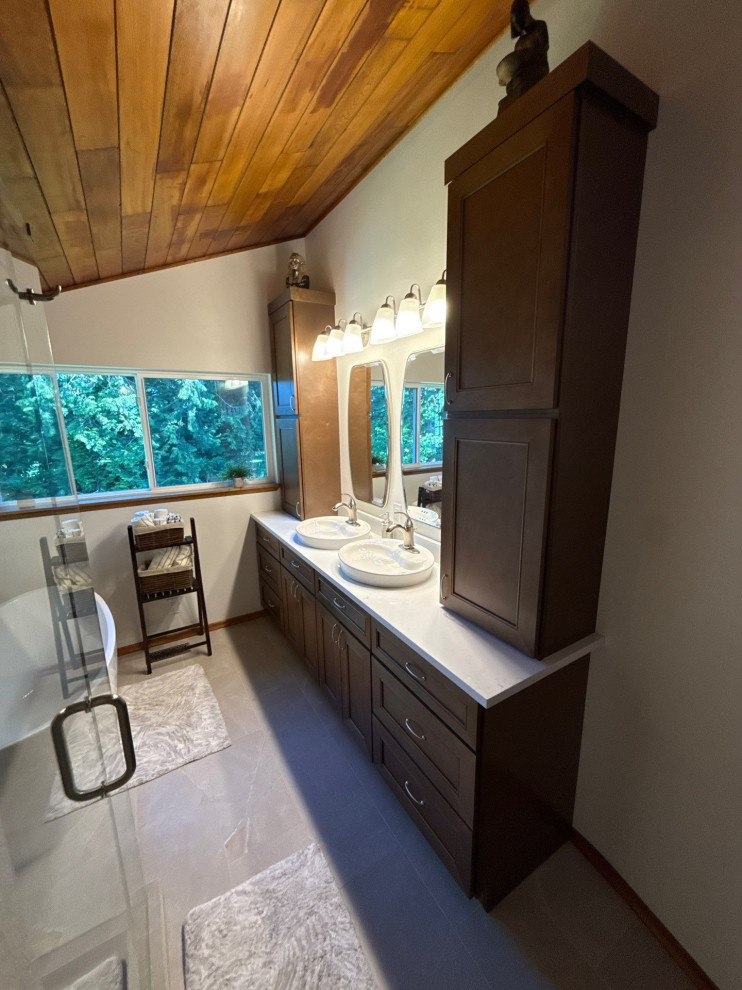Everett - Master Bathroom