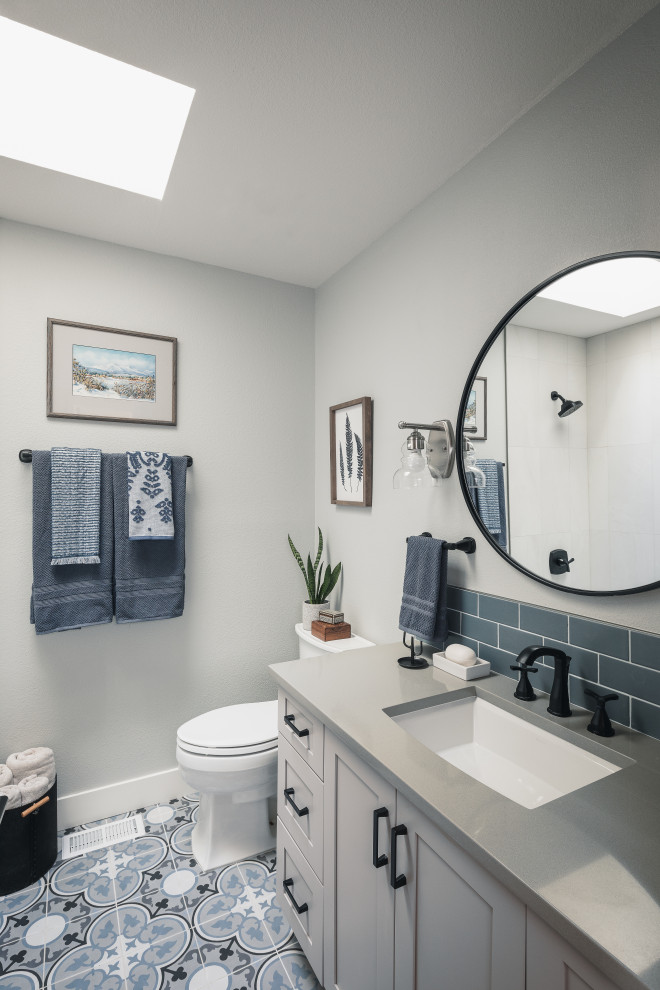 Example of a transitional bathroom design in Indianapolis