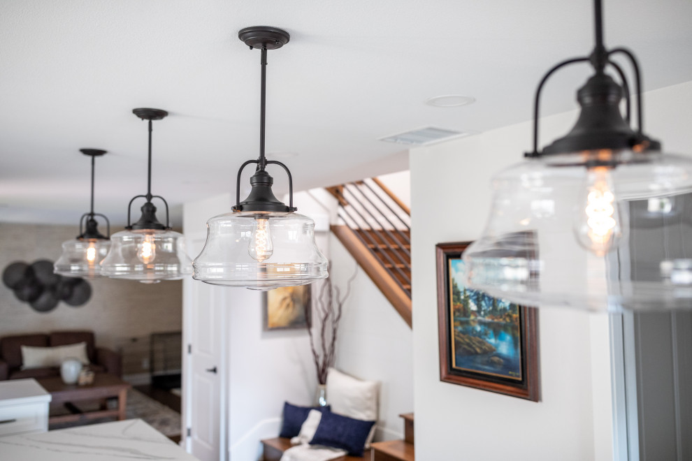 Example of a transitional home design design in Orange County