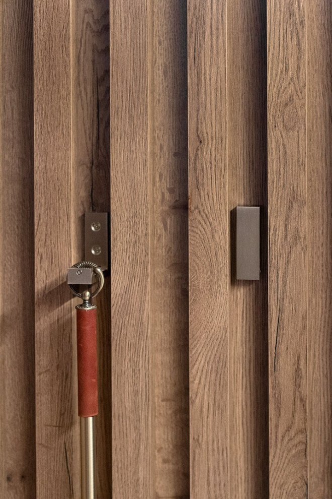 Шкаф в прихожей.