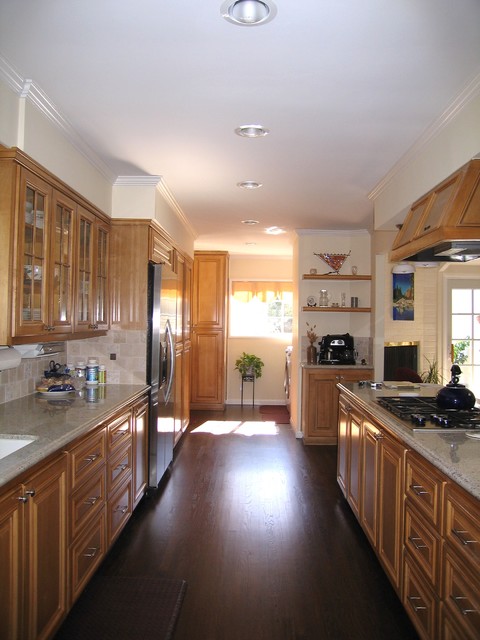 Kitchen traditional-kitchen