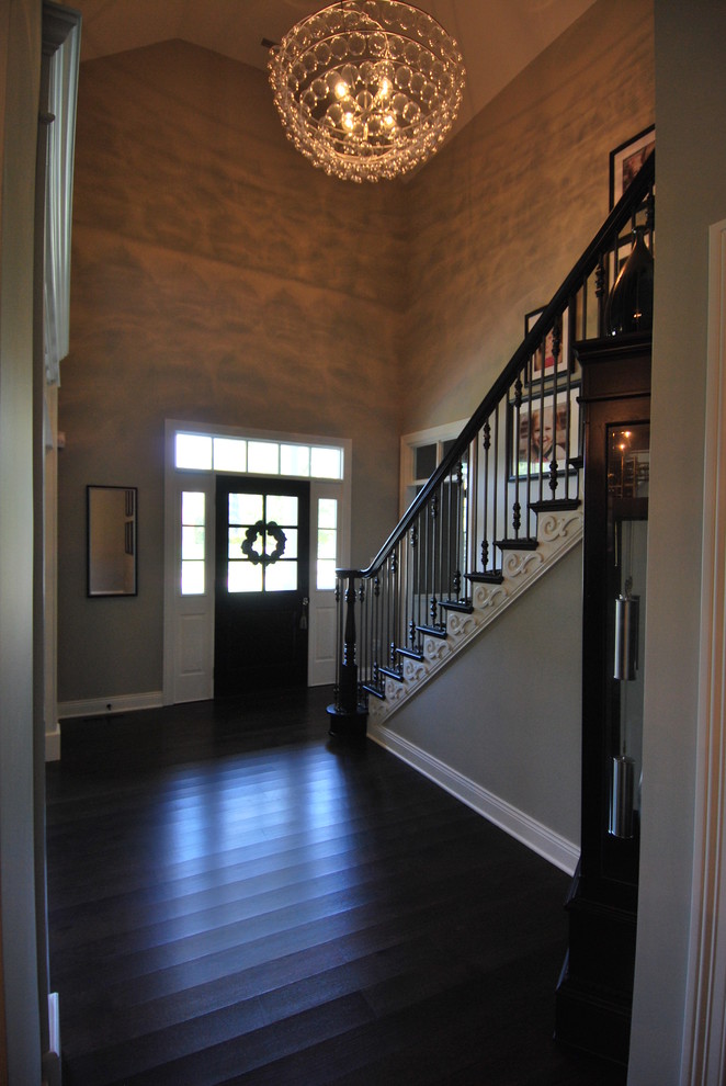 Entryway - transitional entryway idea in Indianapolis
