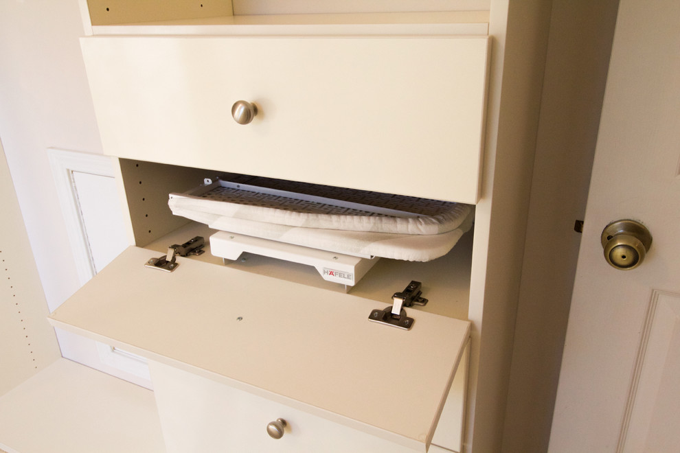 Example of a large gender-neutral dressing room design