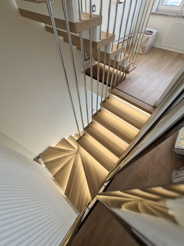 Лестница, Коммунистическая