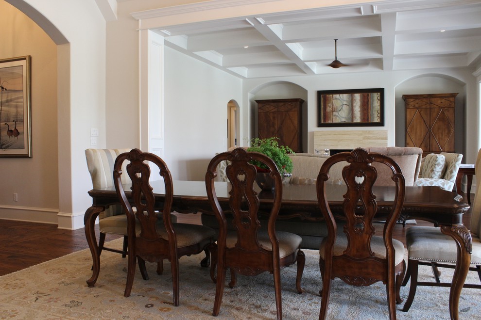 Dining room - transitional dining room idea in Austin