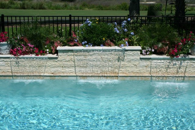 Pools american-traditional-swimming-pool