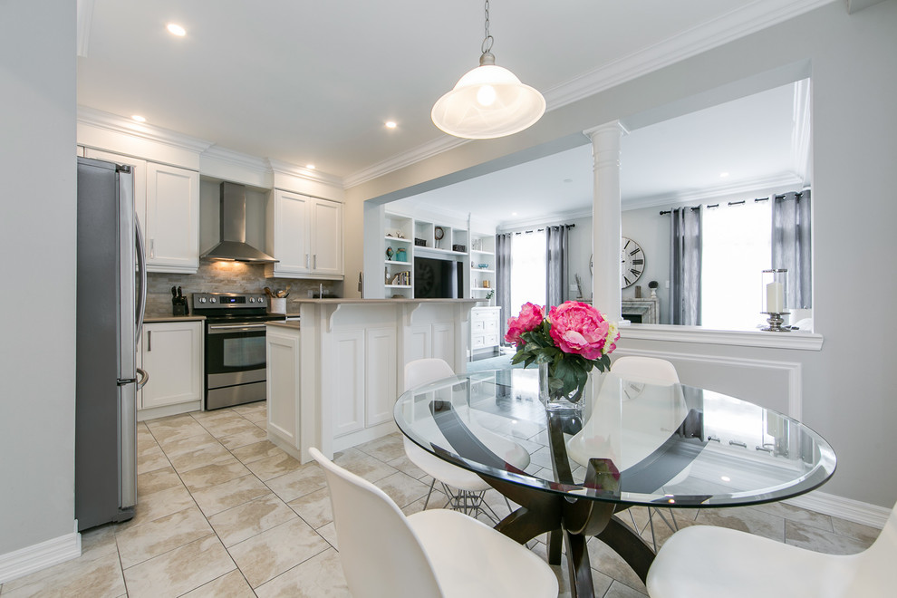 Transitional kitchen photo in Toronto
