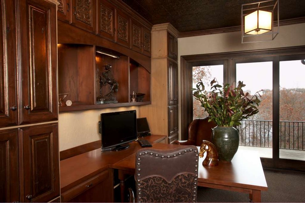 This is an example of a transitional home office in Kansas City.