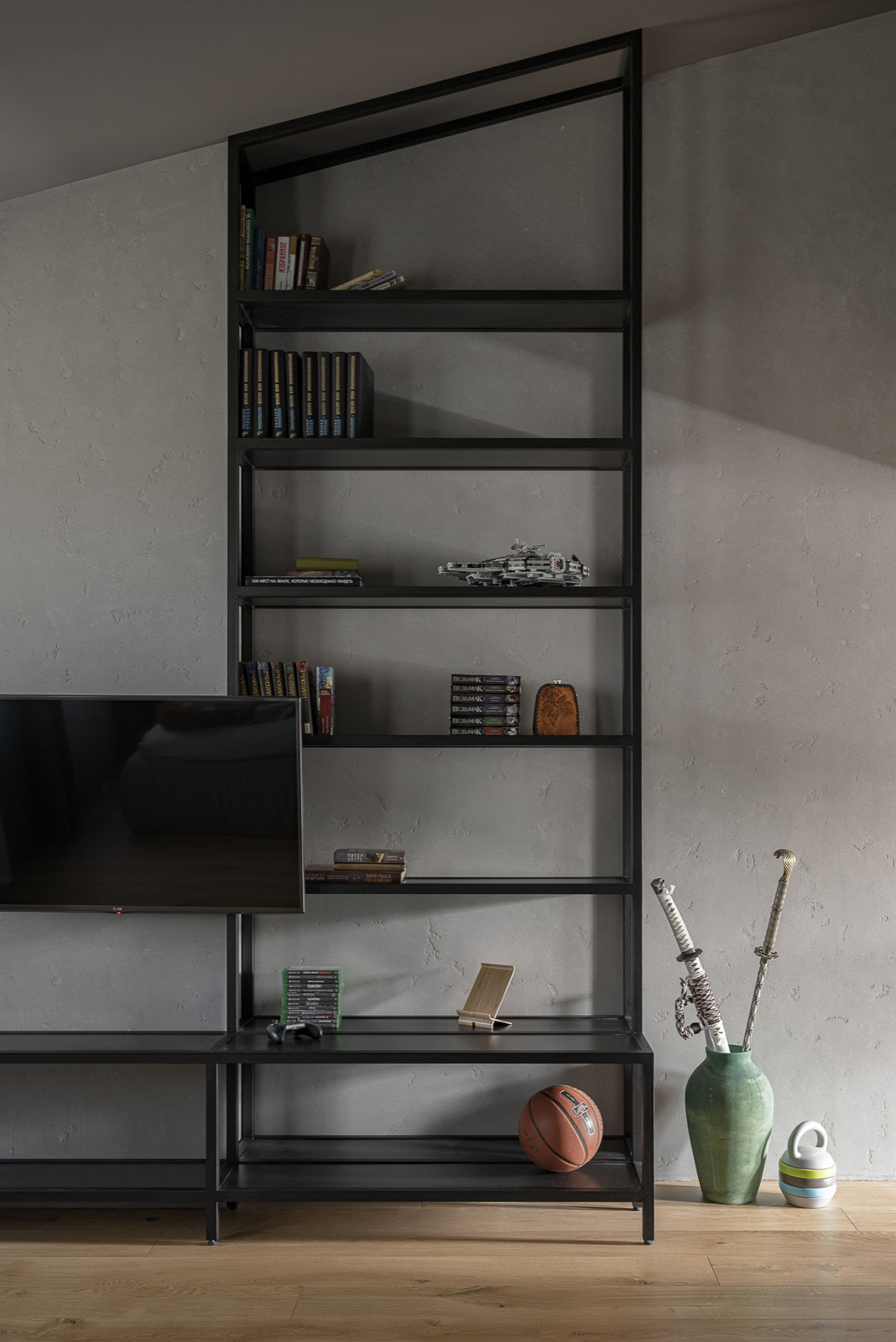 Мебельное наполнение загородного дома. "Родовое гнездо" отца и двух сыновей.