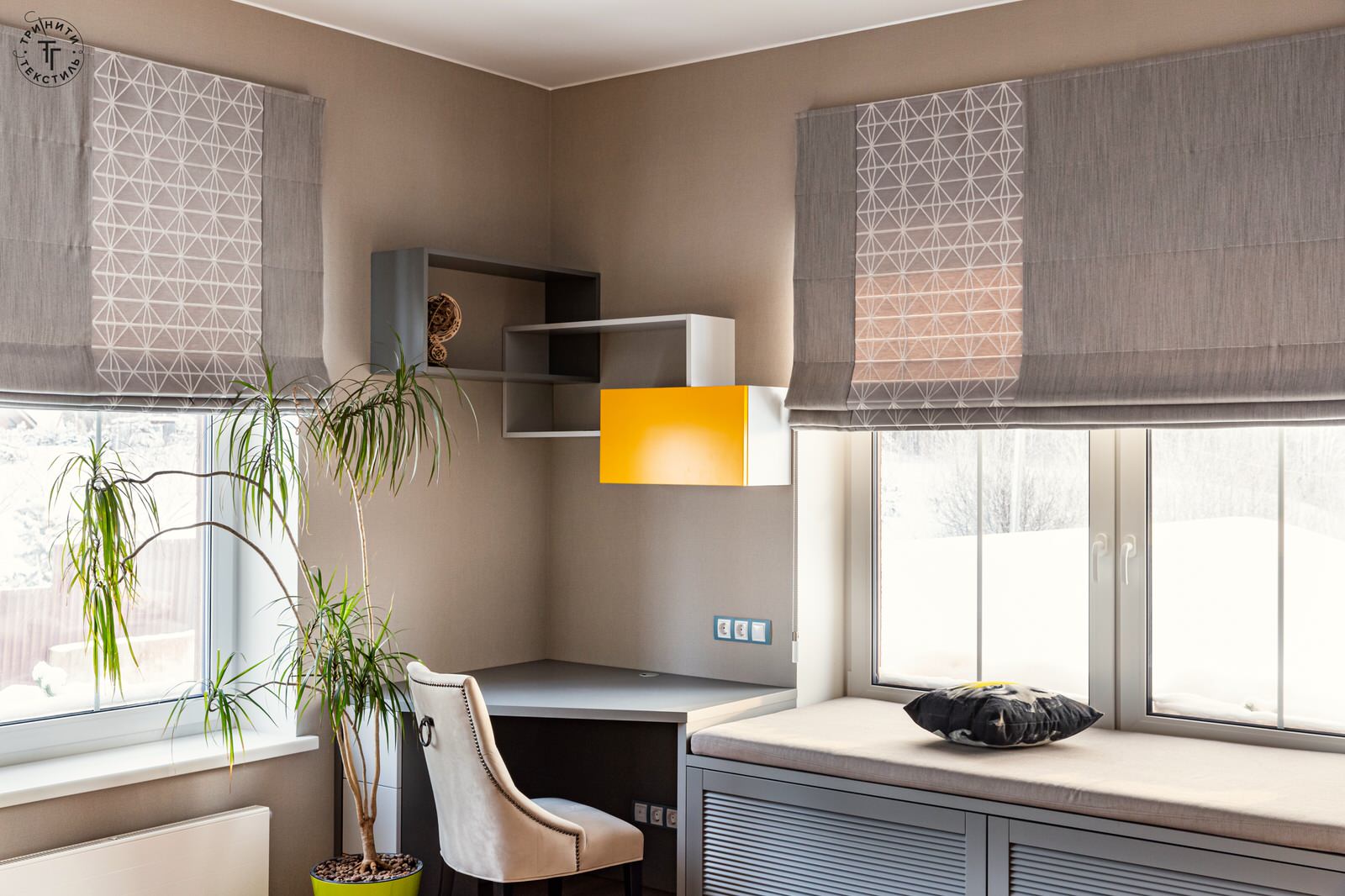 Уютное текстильное оформление загородного дома