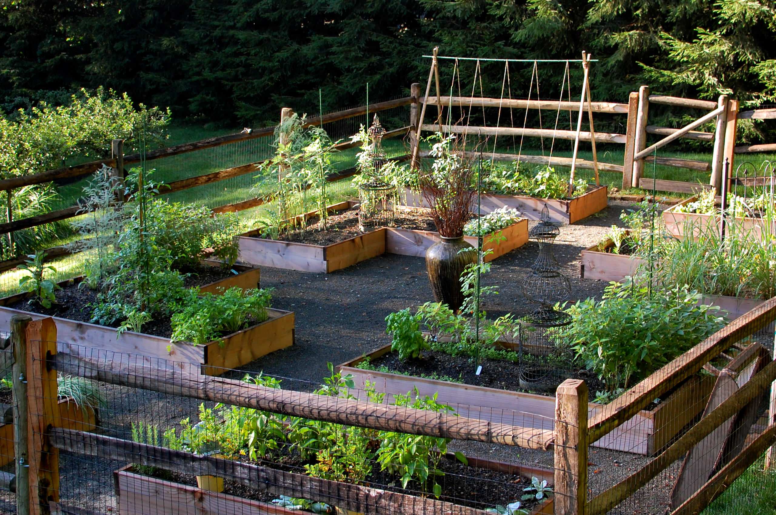 75 Vegetable Garden Landscape Ideas You'll Love - December, 2025 | Houzz, image size:2560x1702