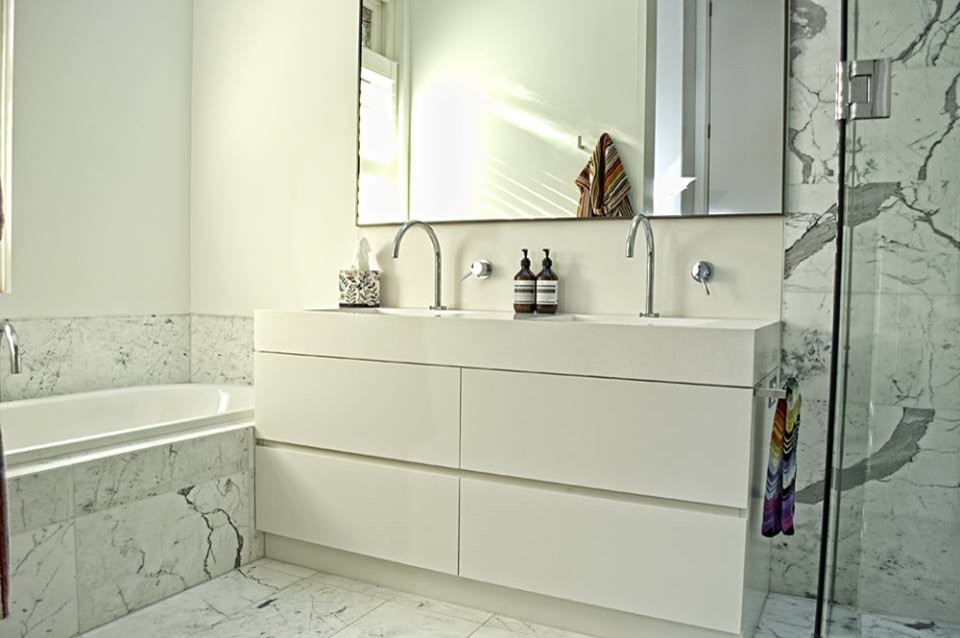 Contemporary bathroom in Melbourne.