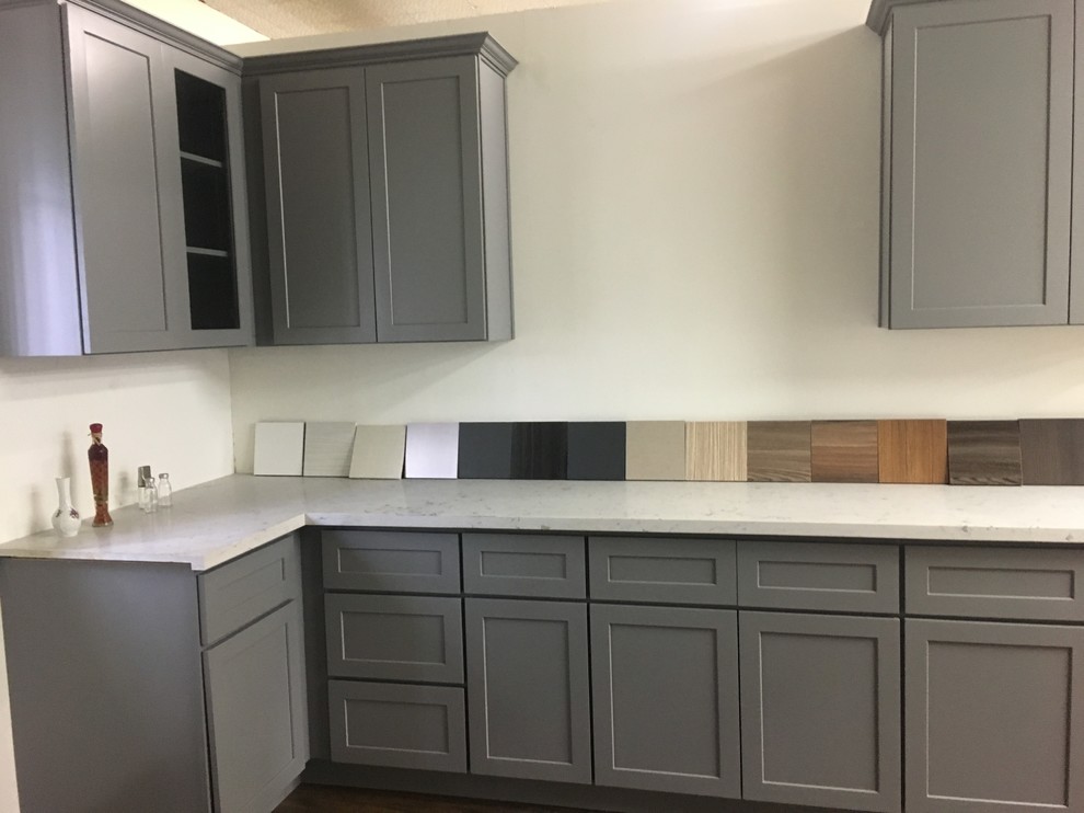 Small modern l-shaped eat-in kitchen in Los Angeles with shaker cabinets, grey cabinets, quartzite benchtops and no island.