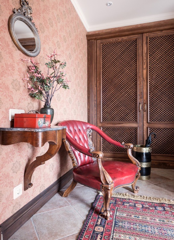 Дом с антиквариатом