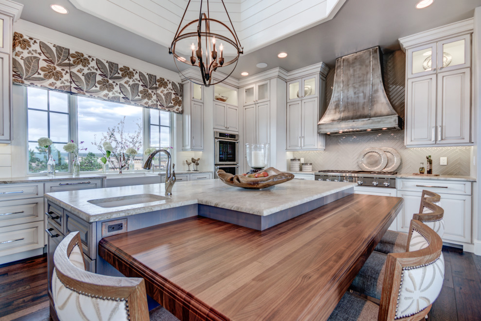 Transitional home design photo in Denver