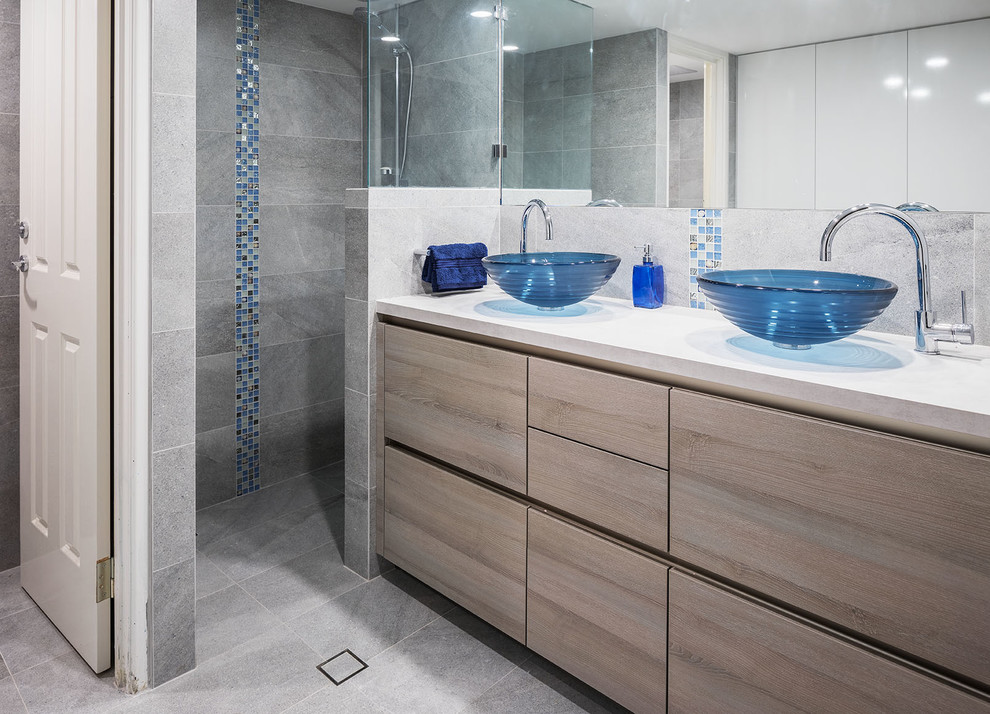 Inspiration for a contemporary bathroom in Perth.