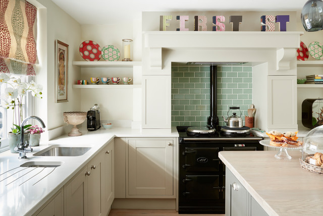 Houzz Tour: A Warm, Calm Palette Creates a Welcoming Home