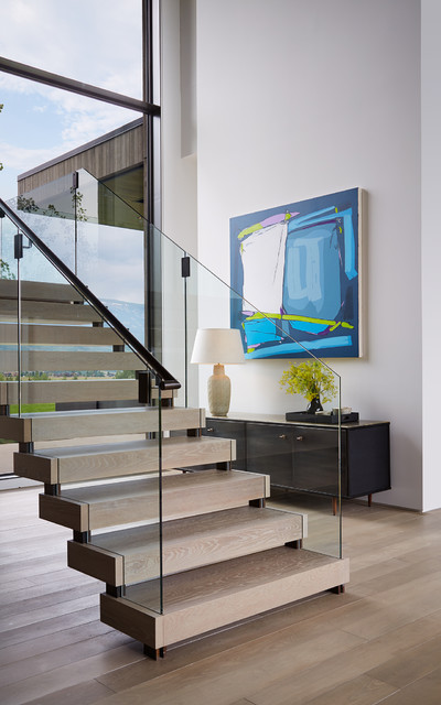 Mountain Modern Retreat contemporaneo-escalera