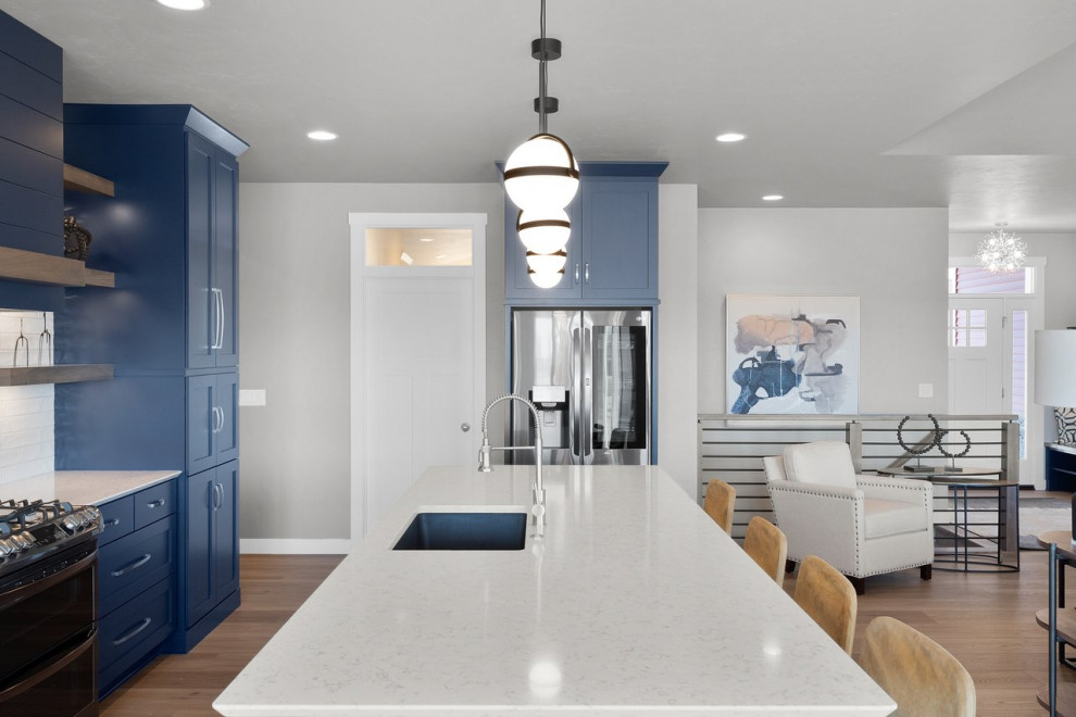 Kitchen - transitional kitchen idea