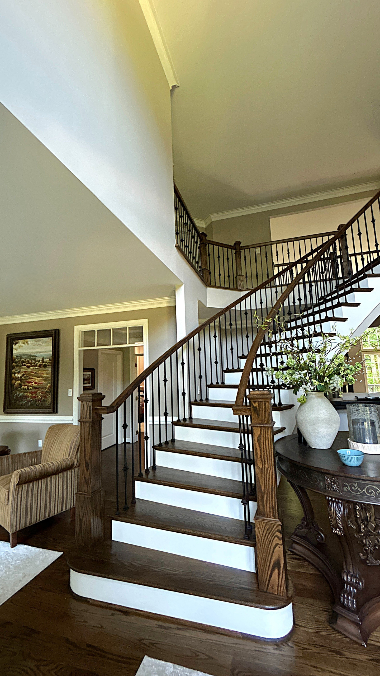 Project #157 | Traditional Curved Foyer Staircase