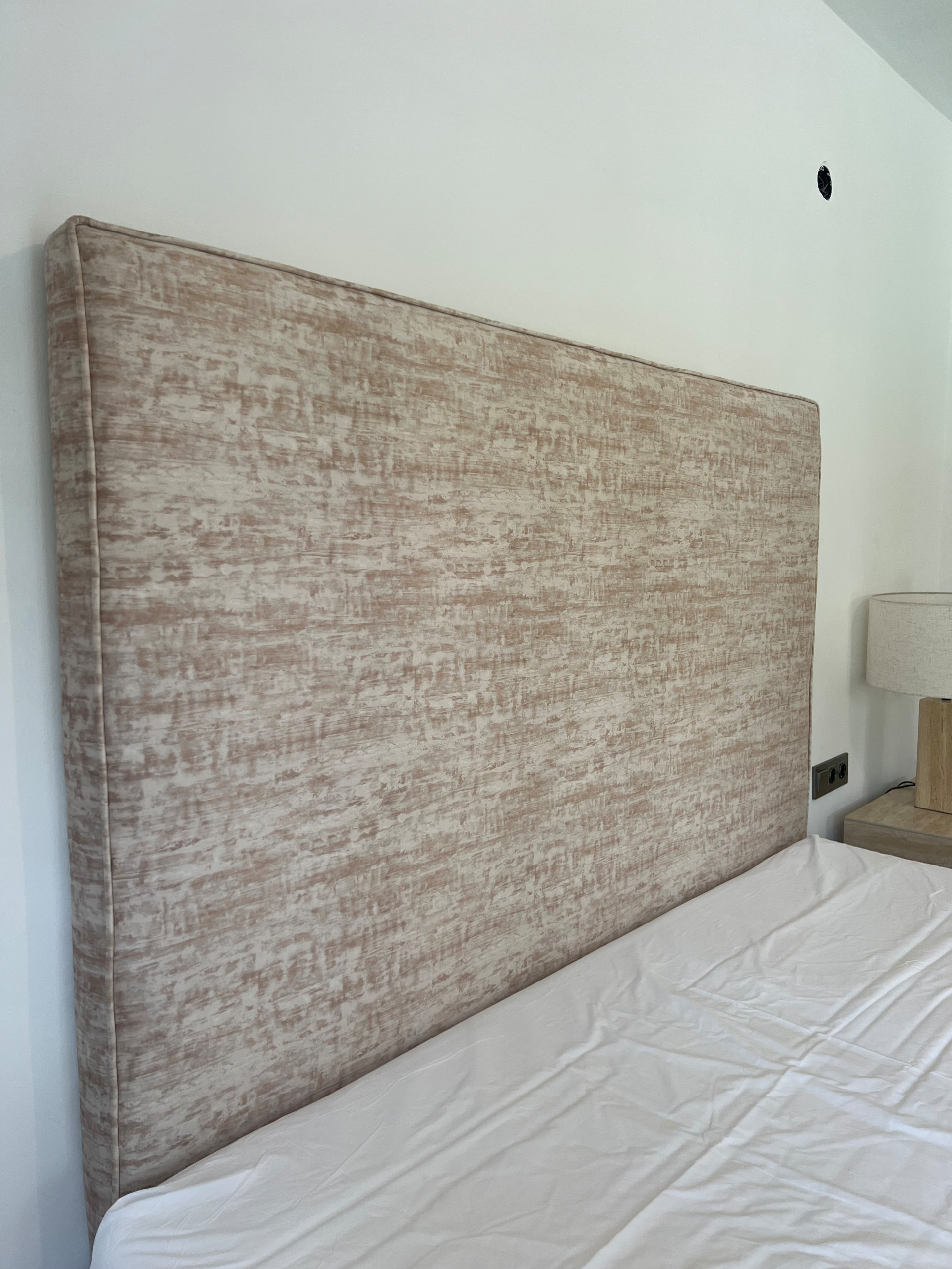 BEDS & HEADBOARDS
