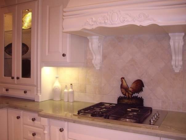 Eclectic home design photo in Toronto